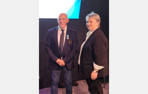 Remise Médaille d'Argent Jeunesse, Sports et Engagement Associatif le18/02/22 à Bernard ALBOUY par préfète Aveyron