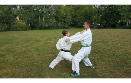 Cours de karaté au Parc de Vabre