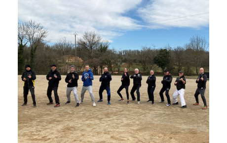 Entraînements en extérieur des karatékas